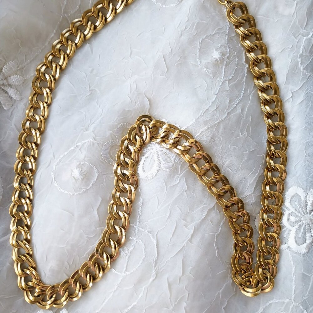 Vintage Signed MONET Gold Tone Double Curved Link Chunky Necklace-32" Very Long - Picture 3 of 7